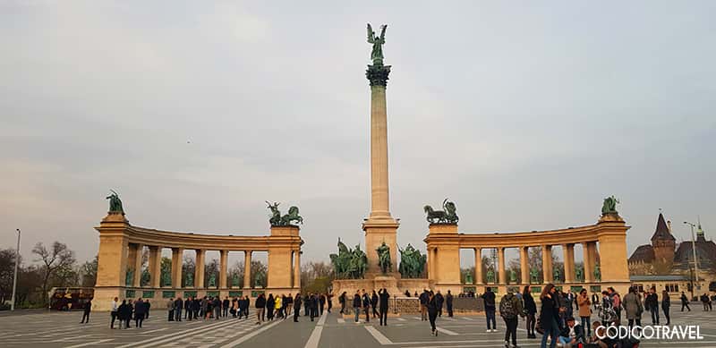 plaza de los heroes budapest