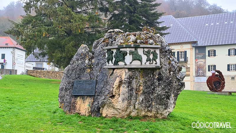 monumento batalla de roncesvalles