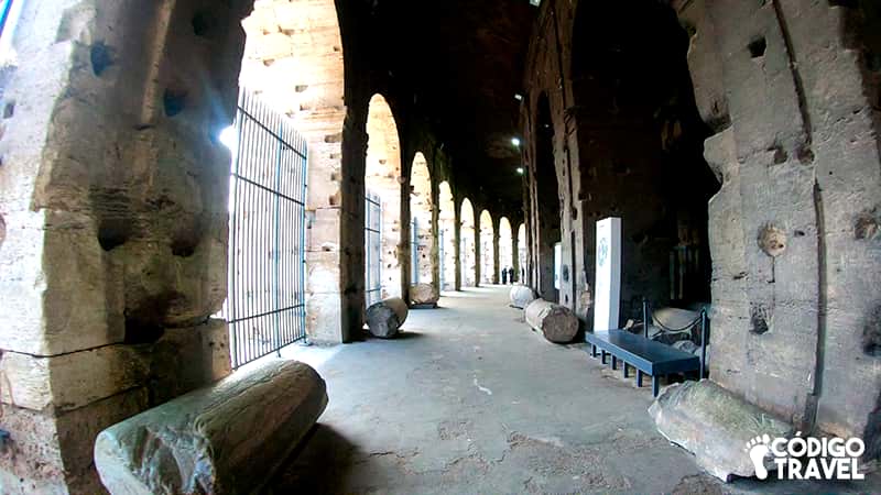 interior coliseo roma