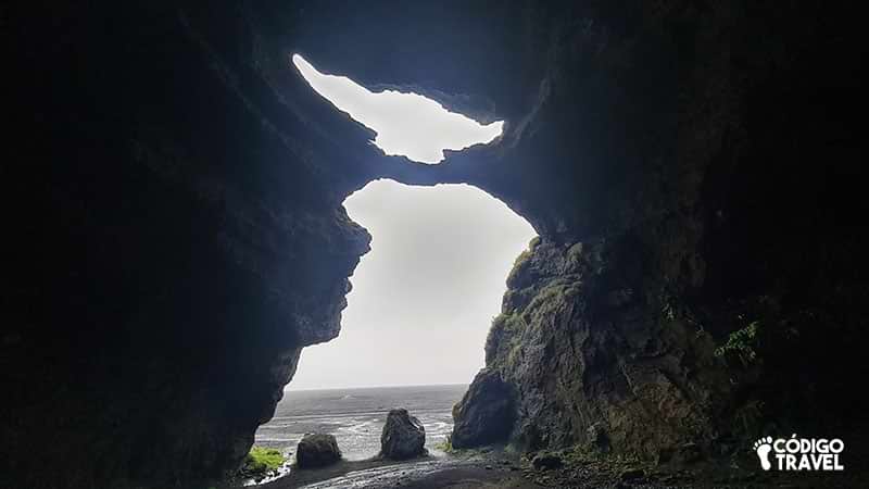 cueva yoda islandia